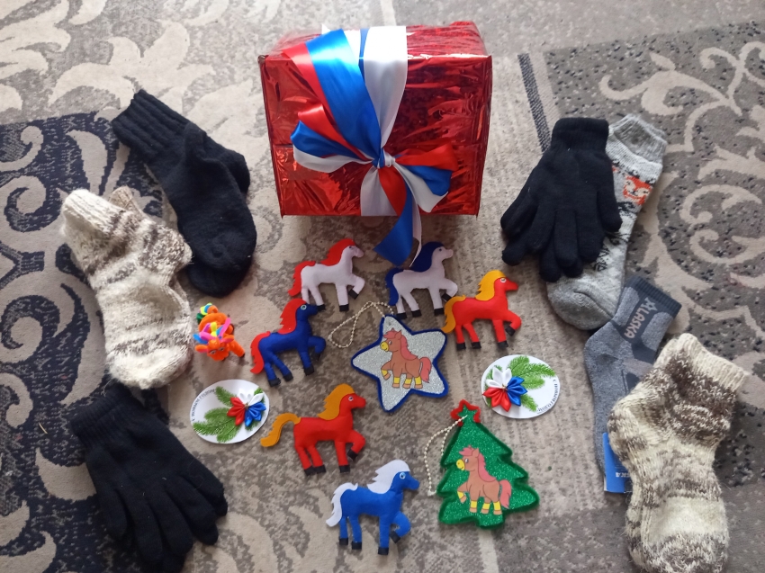 Воспитанников и сотрудников центра «Берёзка» в Забайкалье за помощь участникам СВО поблагодарило командование воинской части